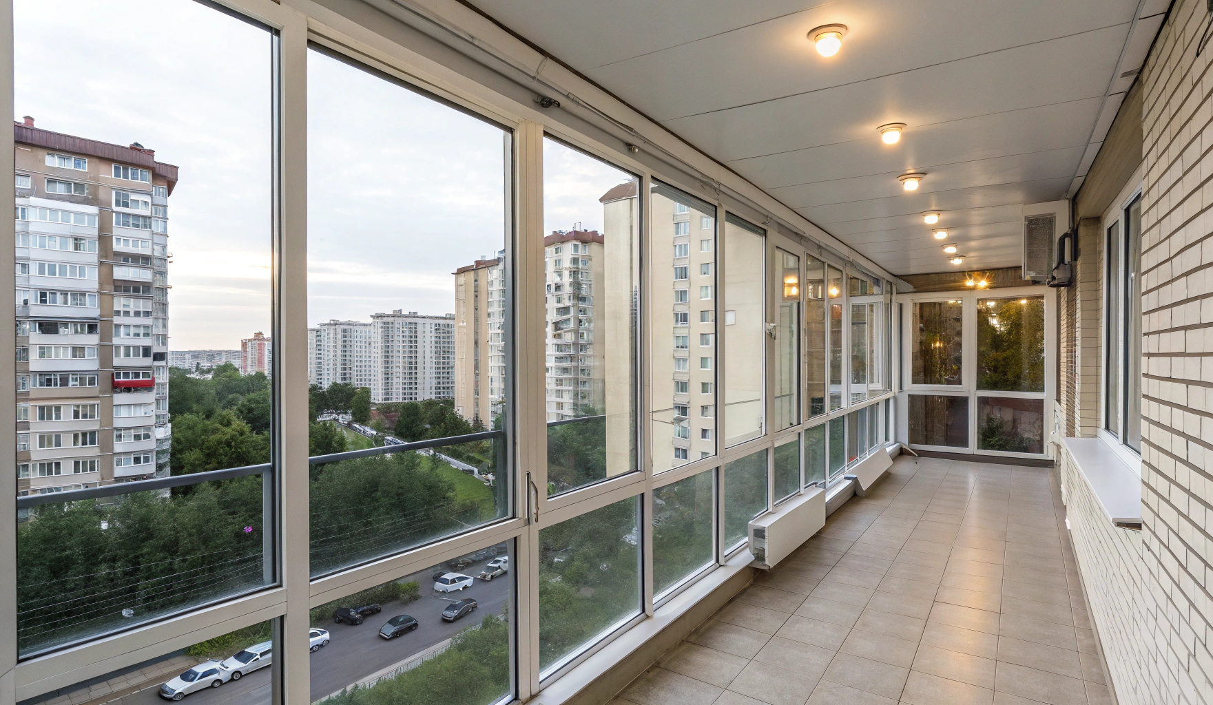 Балкон під ключ у Києві: які роботи входять і як формується результ