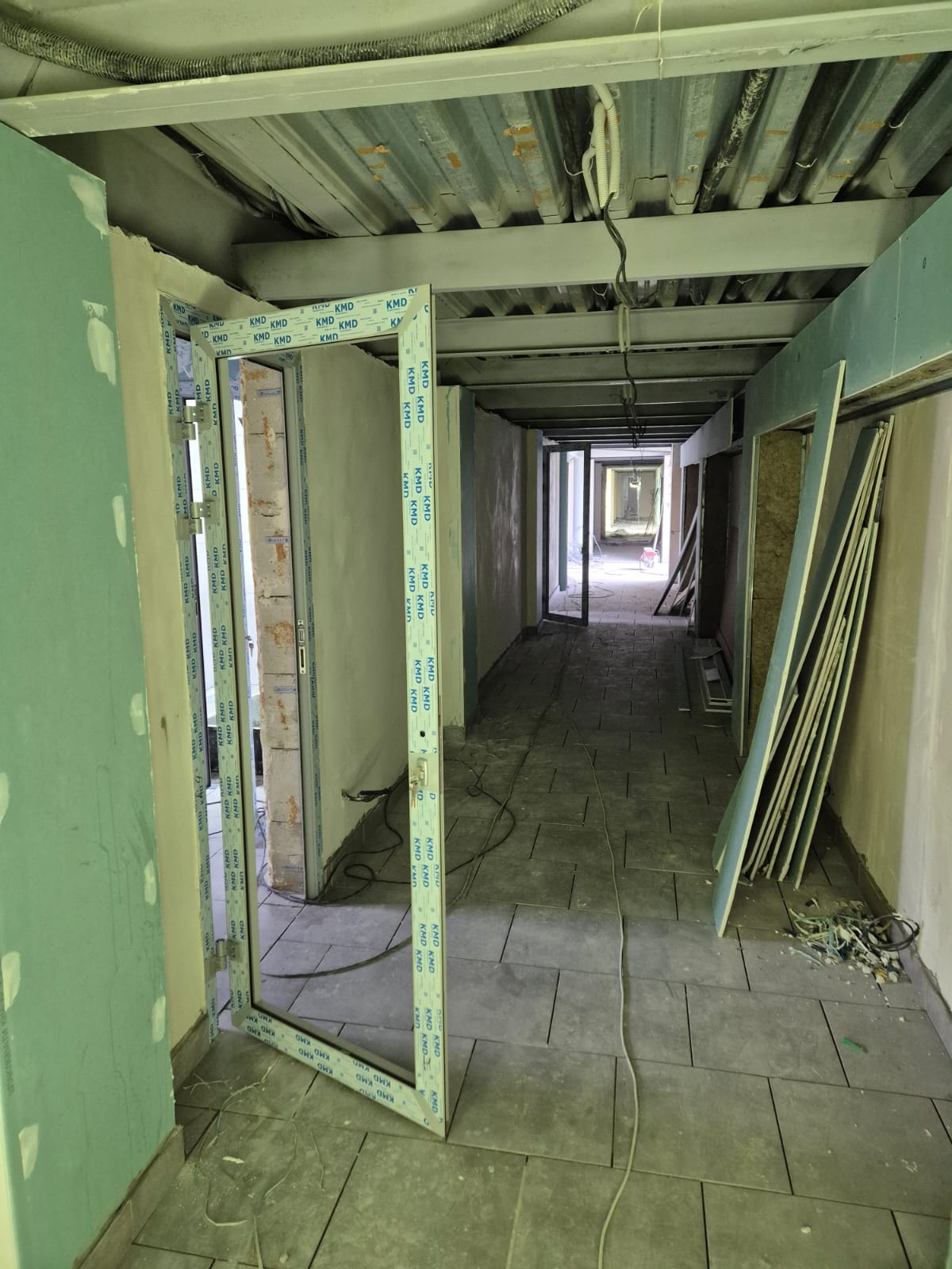 В Ірпені на Київщині триває капітальний ремонт стадіону "Чемпіон": що вже зробили