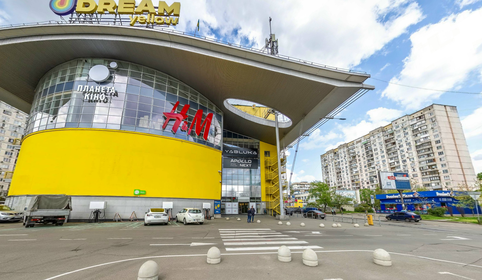 Як працюватимуть ТРЦ Києва на Великдень: графік роботи