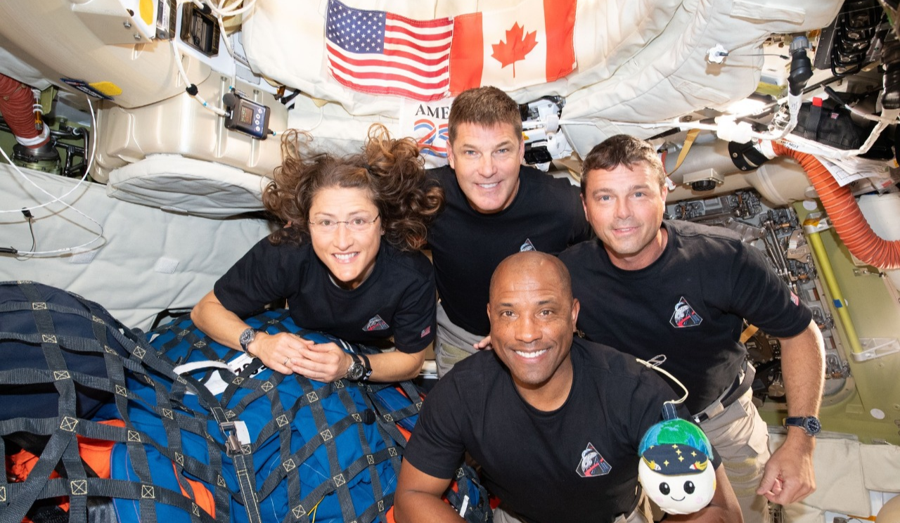 Chappell Roan, Glass Animals і Queen: NASA опублікувало пісні, під які прокидається місія Artemis II