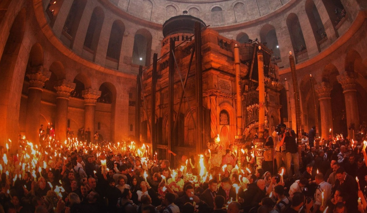 Сходження Благодатного вогню: де і коли дивитися трансляцію