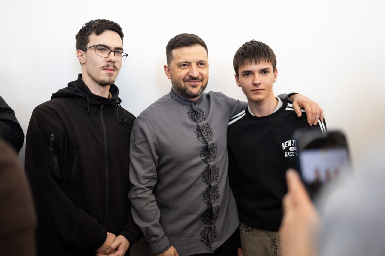 Зеленський привітав із Великоднем дітей загиблих захисників