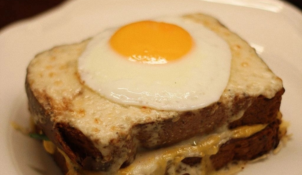 Де поснідати у Києві: добірка закладів, меню та ціни