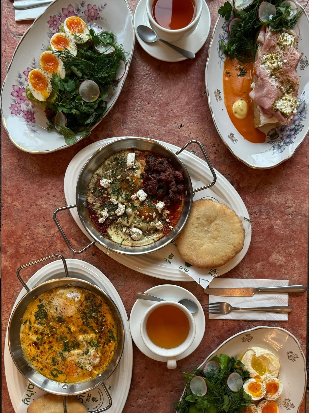 Де поснідати у Києві: добірка закладів з адресами, меню та цінами