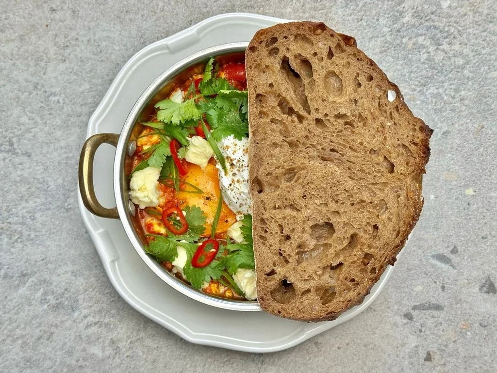 Де поснідати у Києві: добірка закладів з адресами, меню та цінами