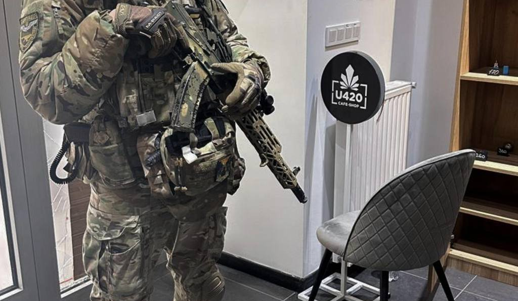 Мережу U420, яка збувала небезпечні речовини під виглядом сувенірів, ліквідували