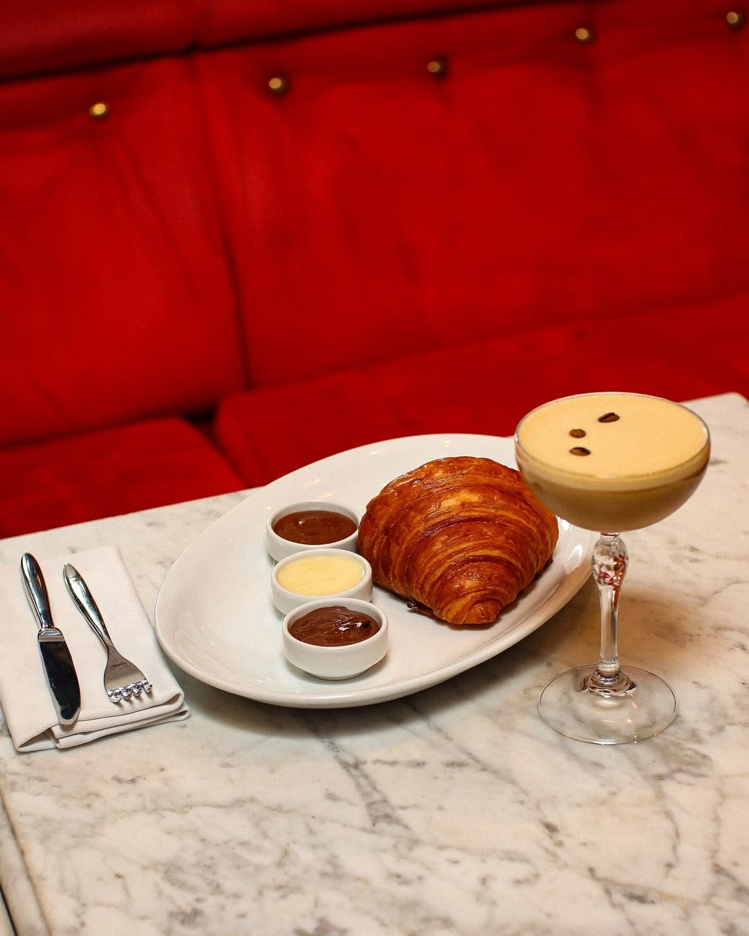 Де поснідати у Києві: добірка закладів з адресами, меню та цінами