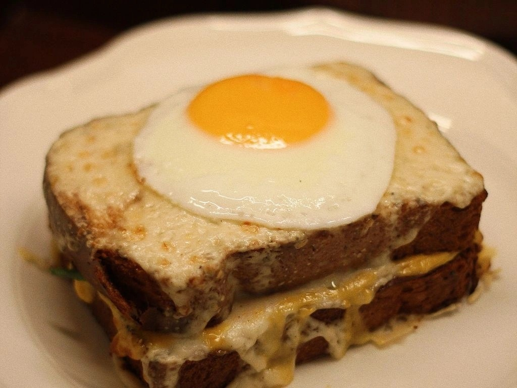 Де поснідати у Києві: добірка закладів з адресами, меню та цінами