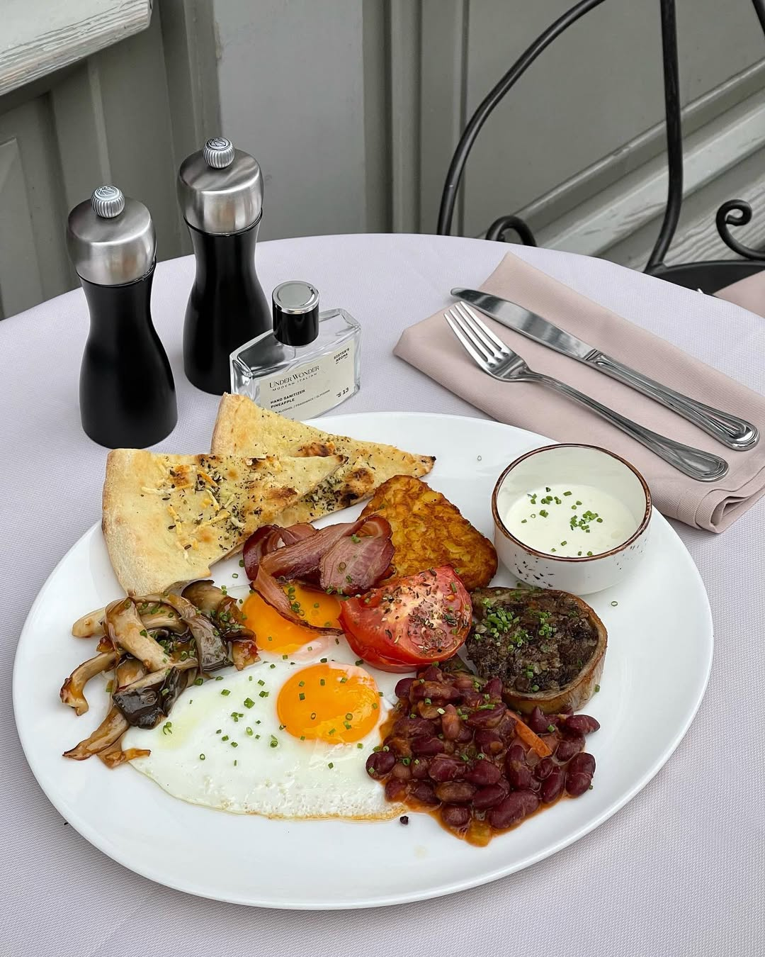 Де поснідати у Києві: добірка закладів з адресами, меню та цінами