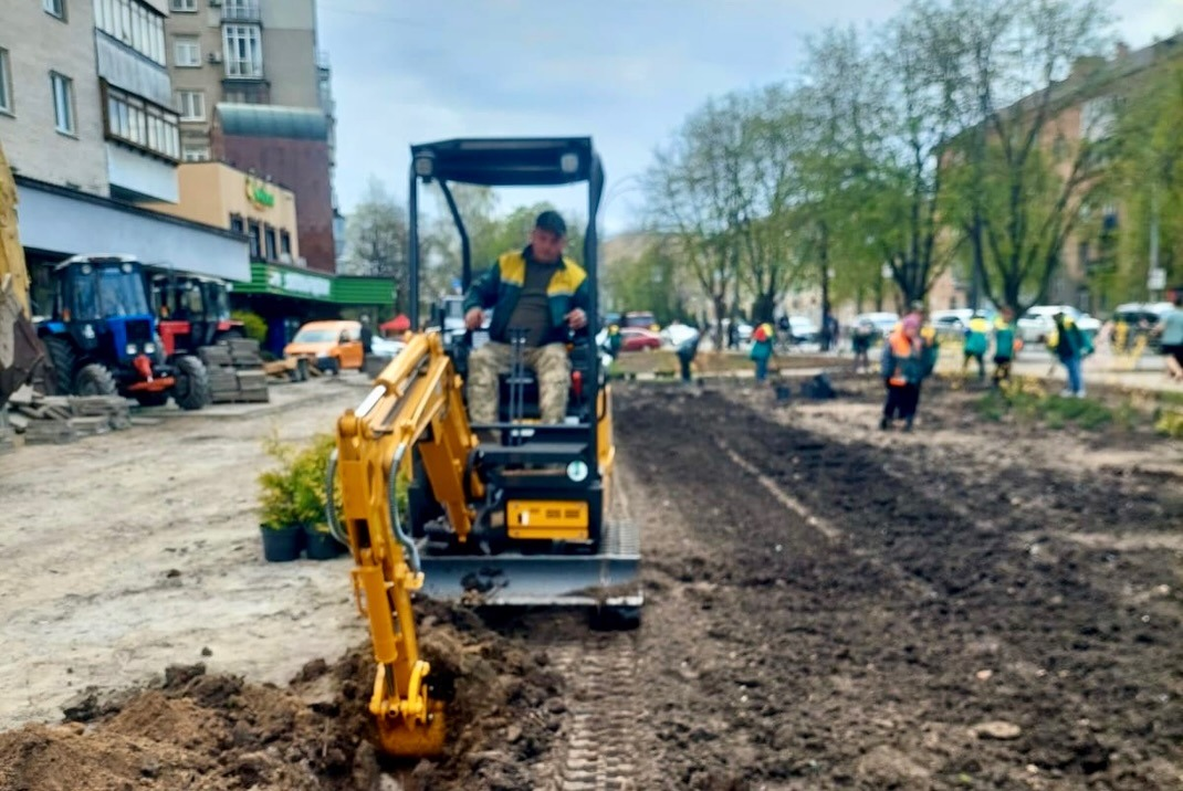 На місці демонтованих МАФів у Солом’янському районі Києва облаштовують зелену зону