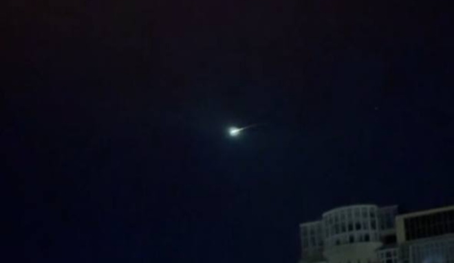 Комета, метеор чи ракета: що бачили містяни у небі над Києвом