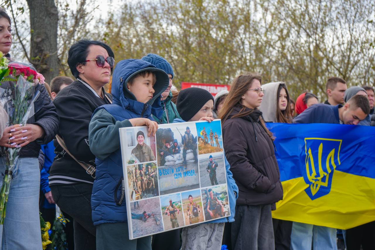 У Бабинцях на Київщині відкрили Монумент загиблим захисникам України: фото