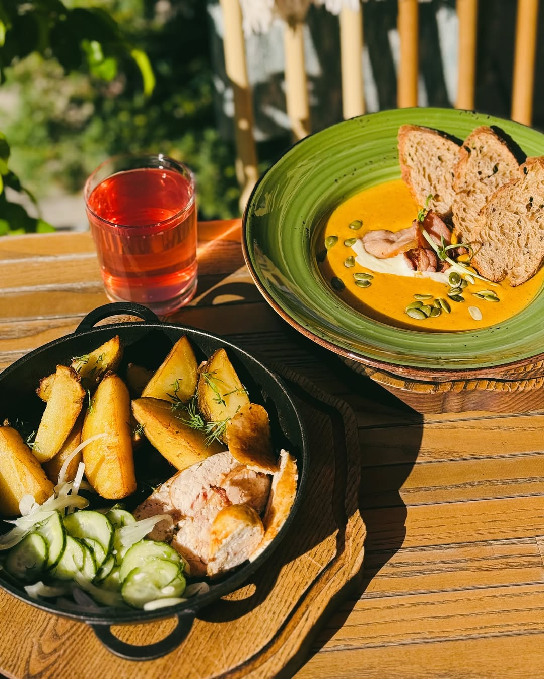 Кафе і ресторани Києва, де можна пообідати: адреси, меню та ціни