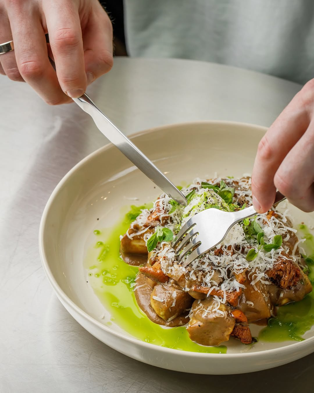 Кафе і ресторани Києва, де можна пообідати: адреси, меню та ціни