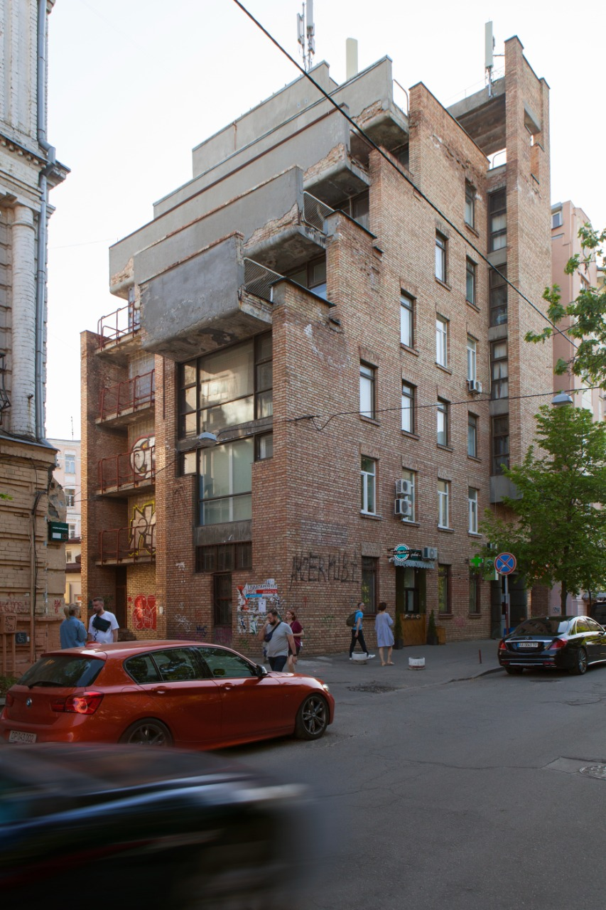 На Рейтарській у Києві відновлять поліклініку спілки письменників: що чекає на історичну будівлю