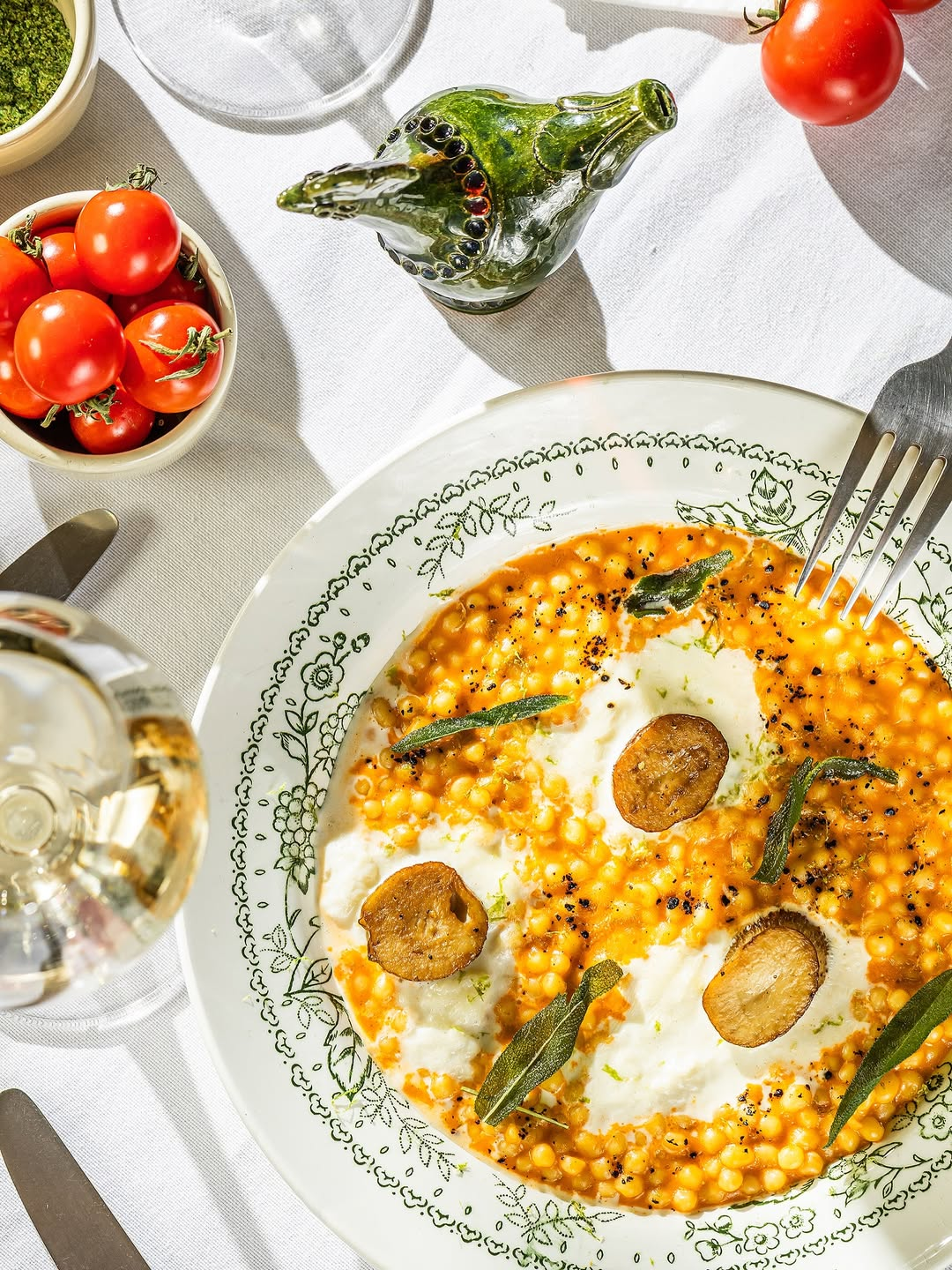 Кафе і ресторани Києва, де можна пообідати: адреси, меню та ціни