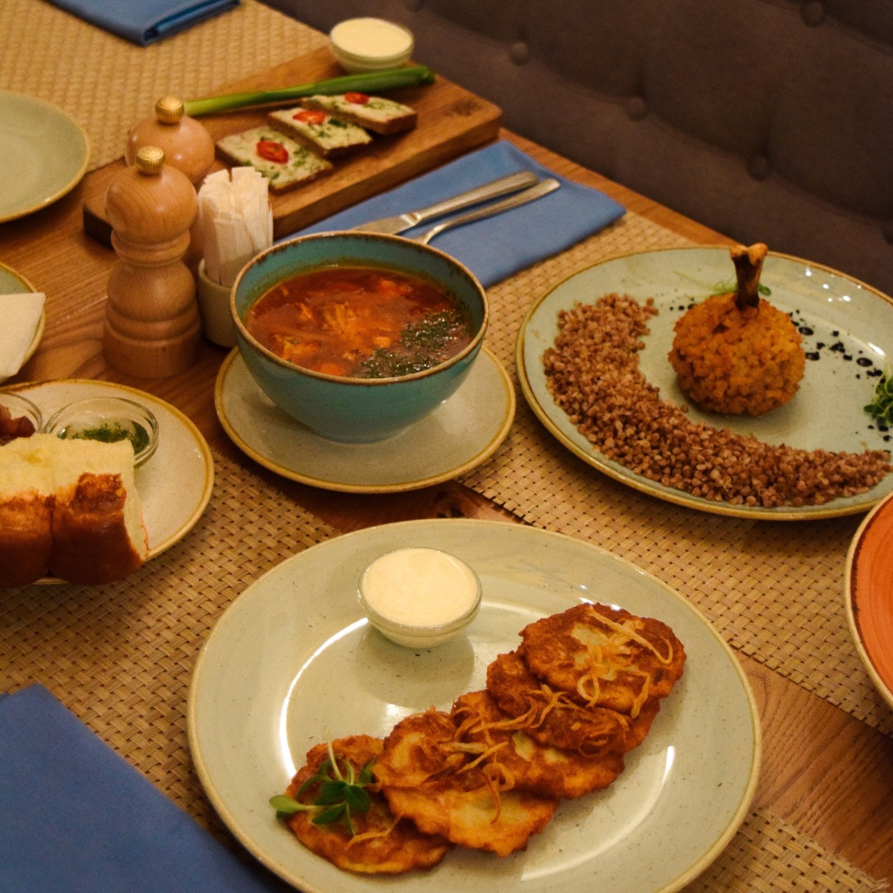 Кафе і ресторани Києва, де можна пообідати: адреси, меню та ціни