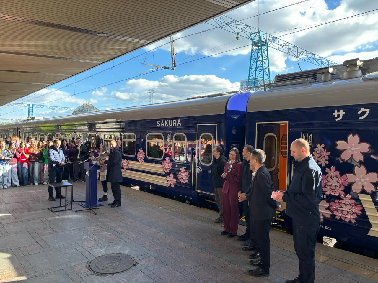 Флагманський потяг "Сакура" сполученням Київ — Ужгород вирушив у перший рейс: фото