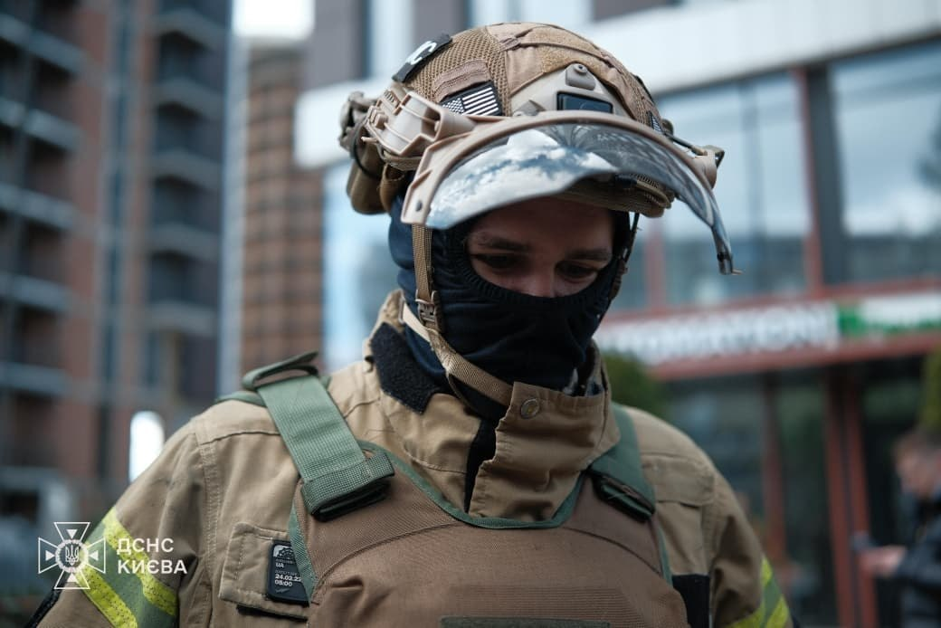 У ДСНС показали наслідки дронової атаки на Київ вдень 28 квітня 2026 року: фото