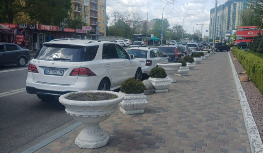 У Києві проінспектували смуги громадського транспорту: оштрафували водіїв