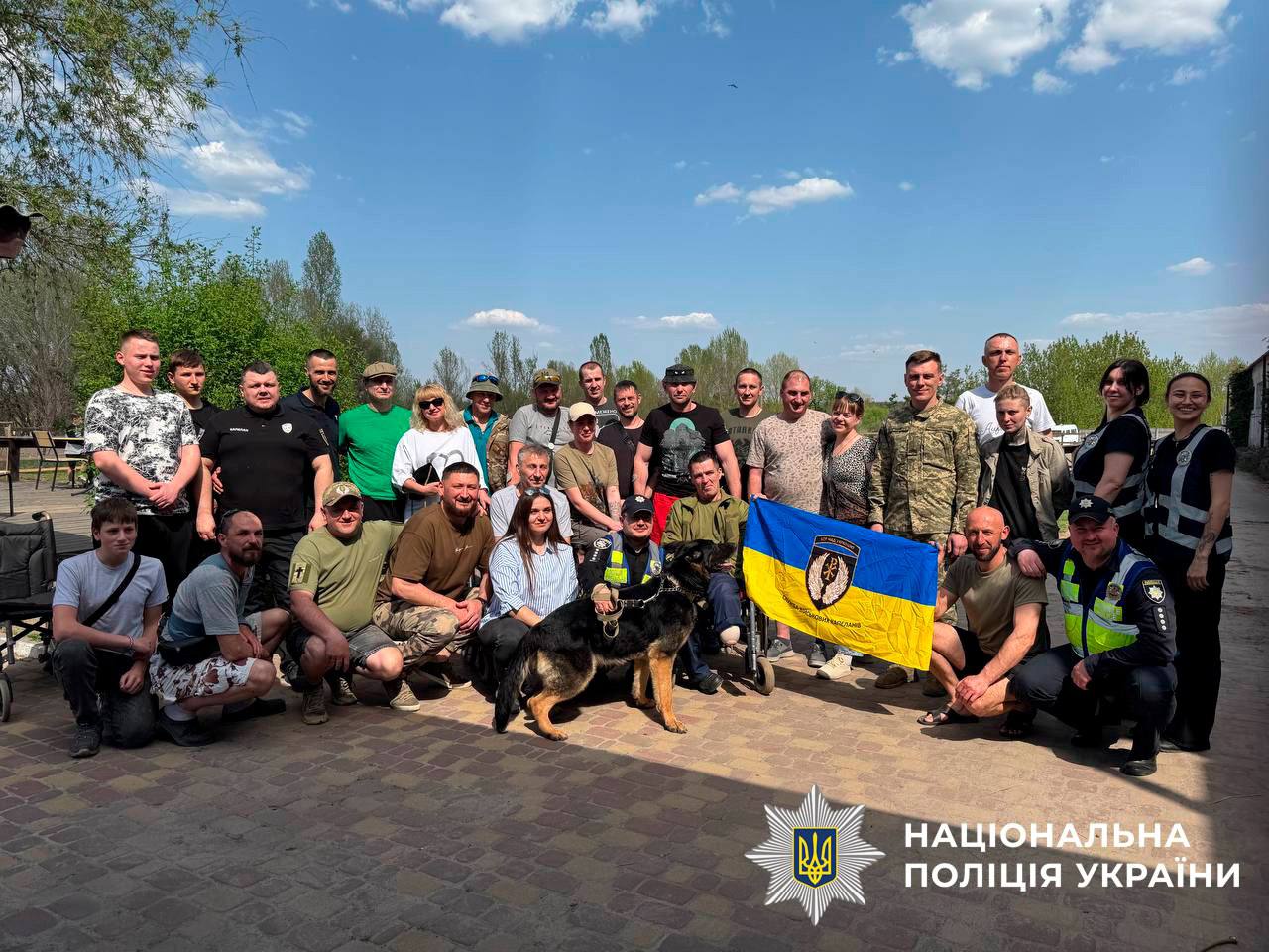 У Києві на базі кінного клубу для ветеранів провели психологічний тренінг: фото