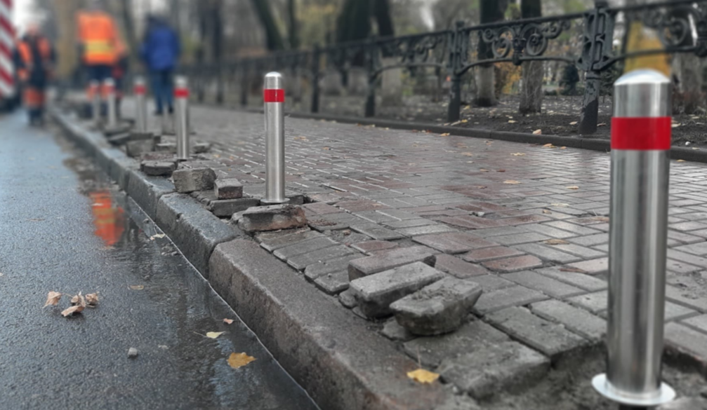 У Києві вкрали понад 1500 антипаркувальних стовпчиків за 4 місяці — КМДА