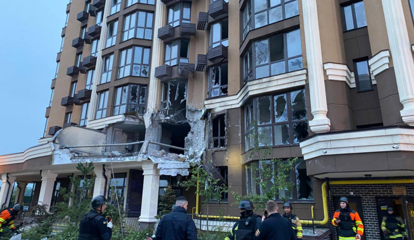 У Софіївській Борщагівці дрон влучив в багатоповерхівку: наслідки атаки на Київщині 7 травня