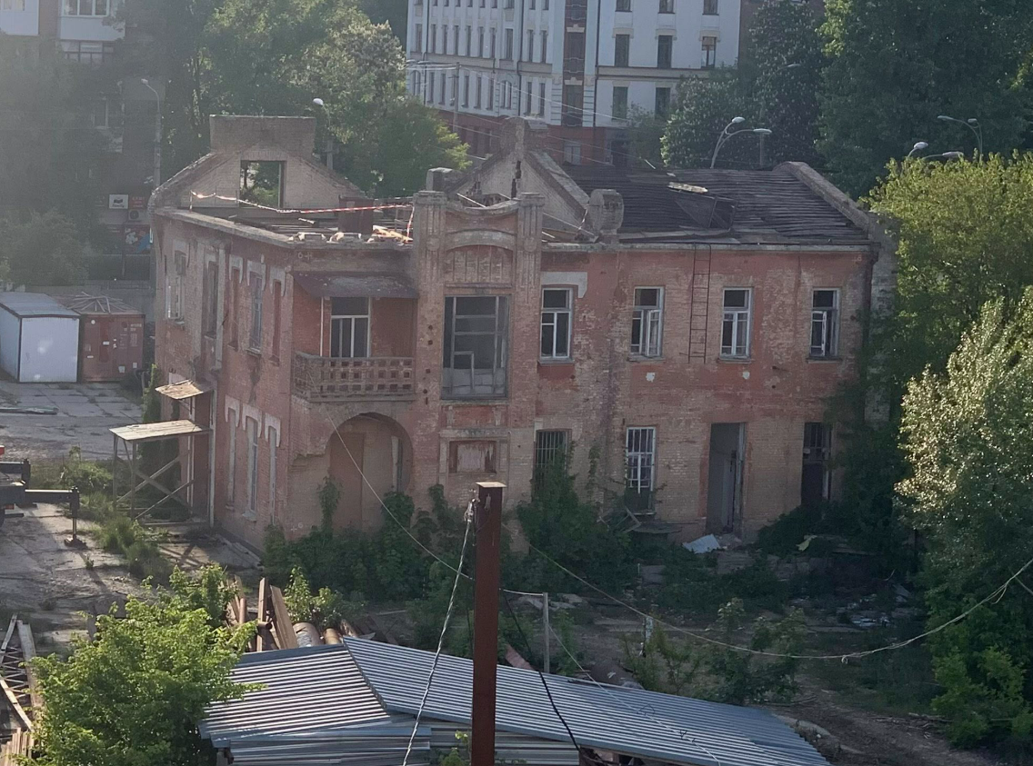 У Києві зупинили демонтаж будівлі трамвайно-тролейбусного управління 1910 року: фото