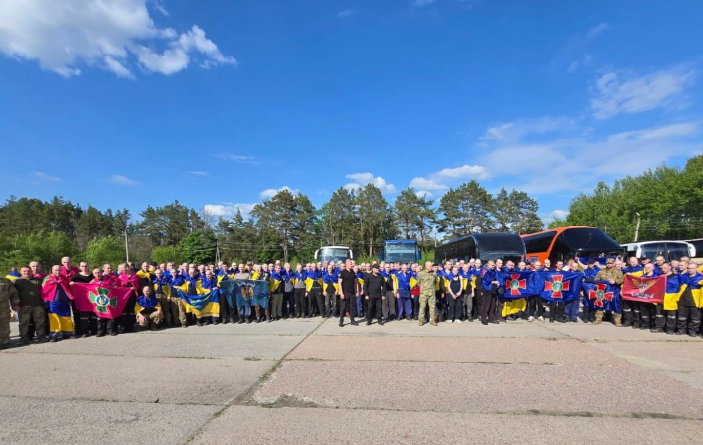 Перші з обміну 1000 на 1000: Україна повернула з російського полону 390 захисників