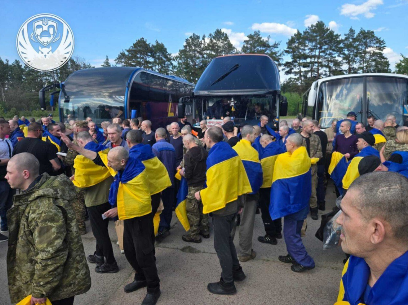 Перший день великого обміну 1000 на 1000: З російського полону визволили 390 українців