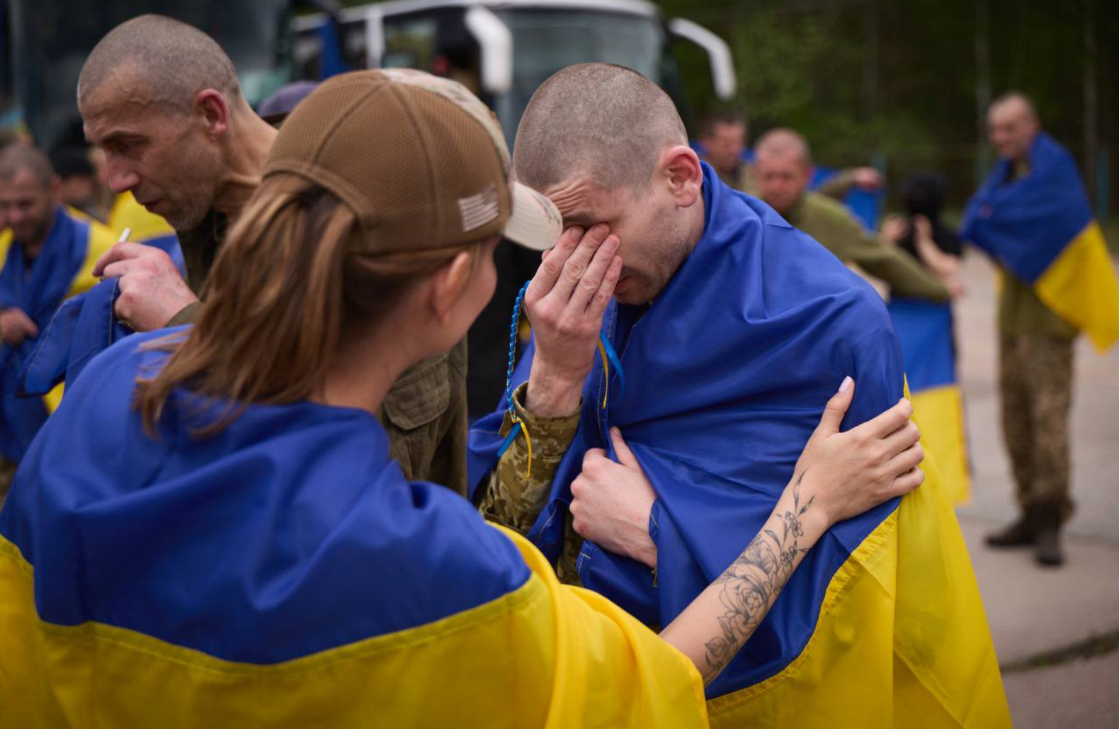 Другий день великого обміну 1000 на 1000: З російського полону визволили 307 українців