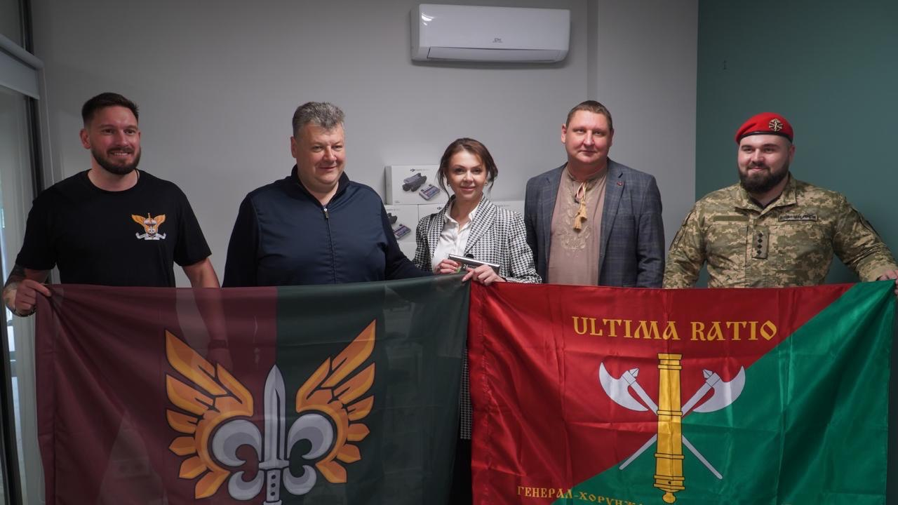 Компанія АТБ поповнила арсенал українських розвідників та артилеристів сучасними дронами Mavic3 Pro