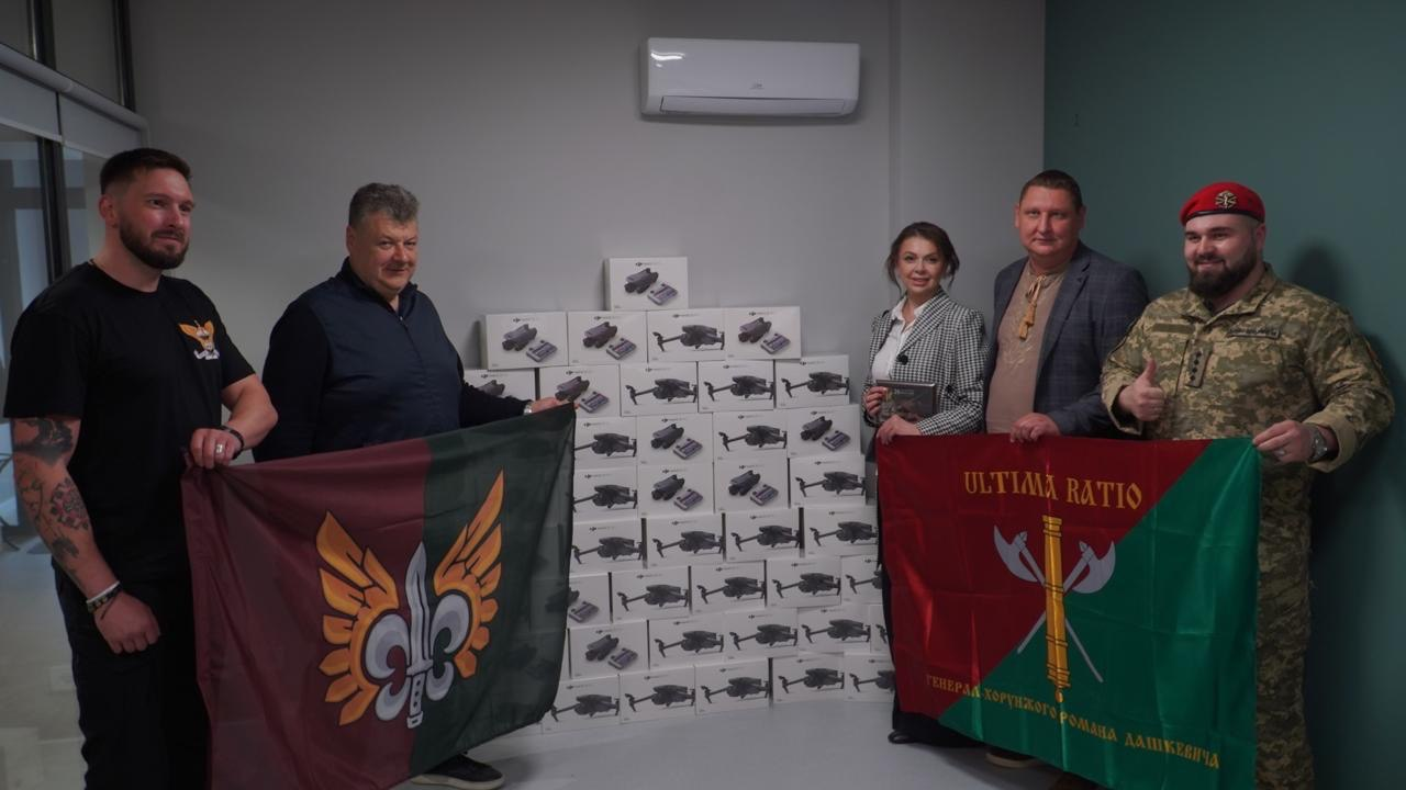 Компанія АТБ поповнила арсенал українських розвідників та артилеристів сучасними дронами Mavic3 Pro