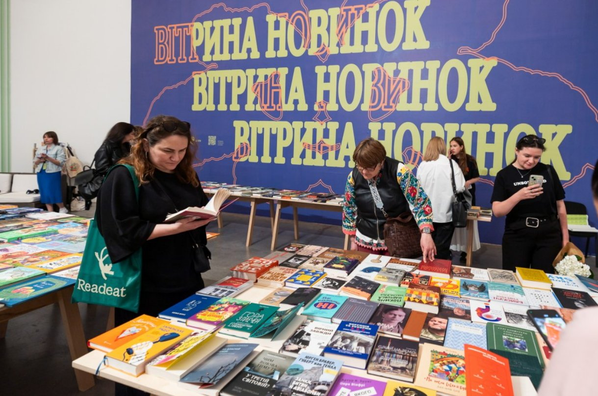 Зеленський відвідав "Книжковий Арсенал-2025": які книги придбав