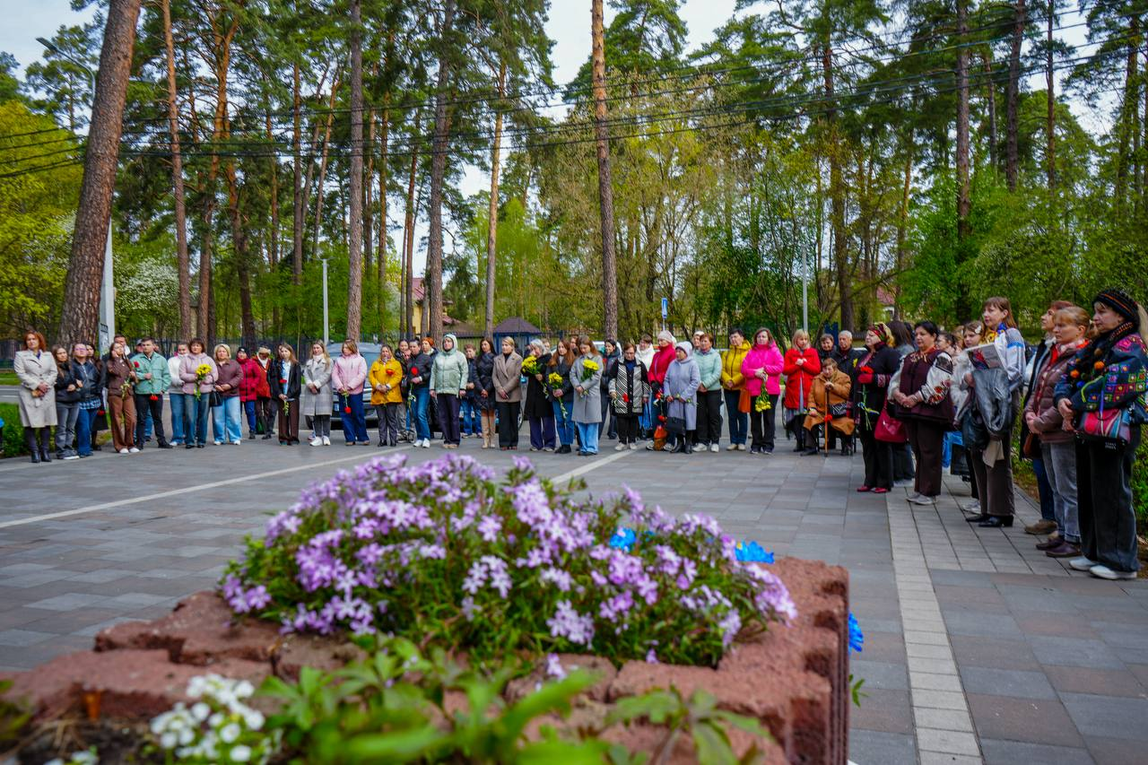 У Бучі на Київщині відкрили меморіальну дошку художниці Любові Панченко: фото