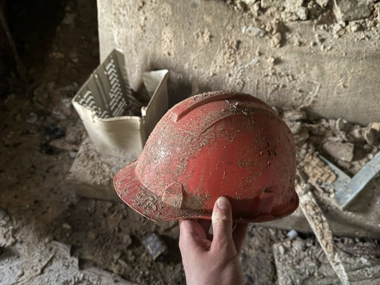 На Батиєвій горі в Києві згорів історичний будинок залізничників: фото