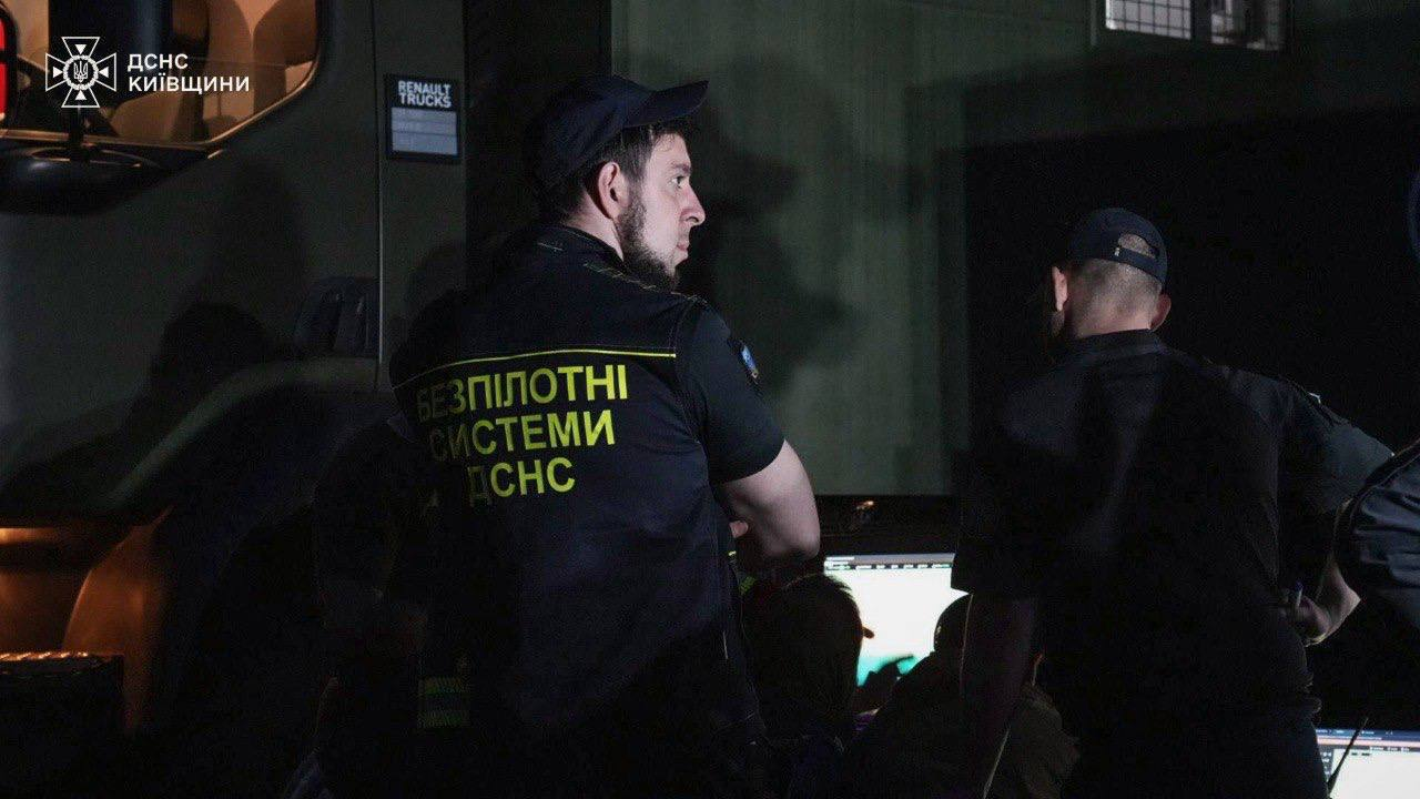Триває ліквідація лісової пожежі у Зоні відчуження на Київщині: фото та подробиці