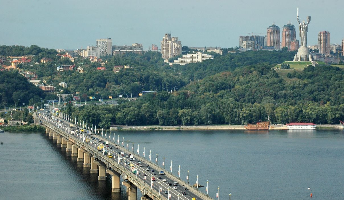 На мосту Патона частково обмежать рух транспорту: яка причина
