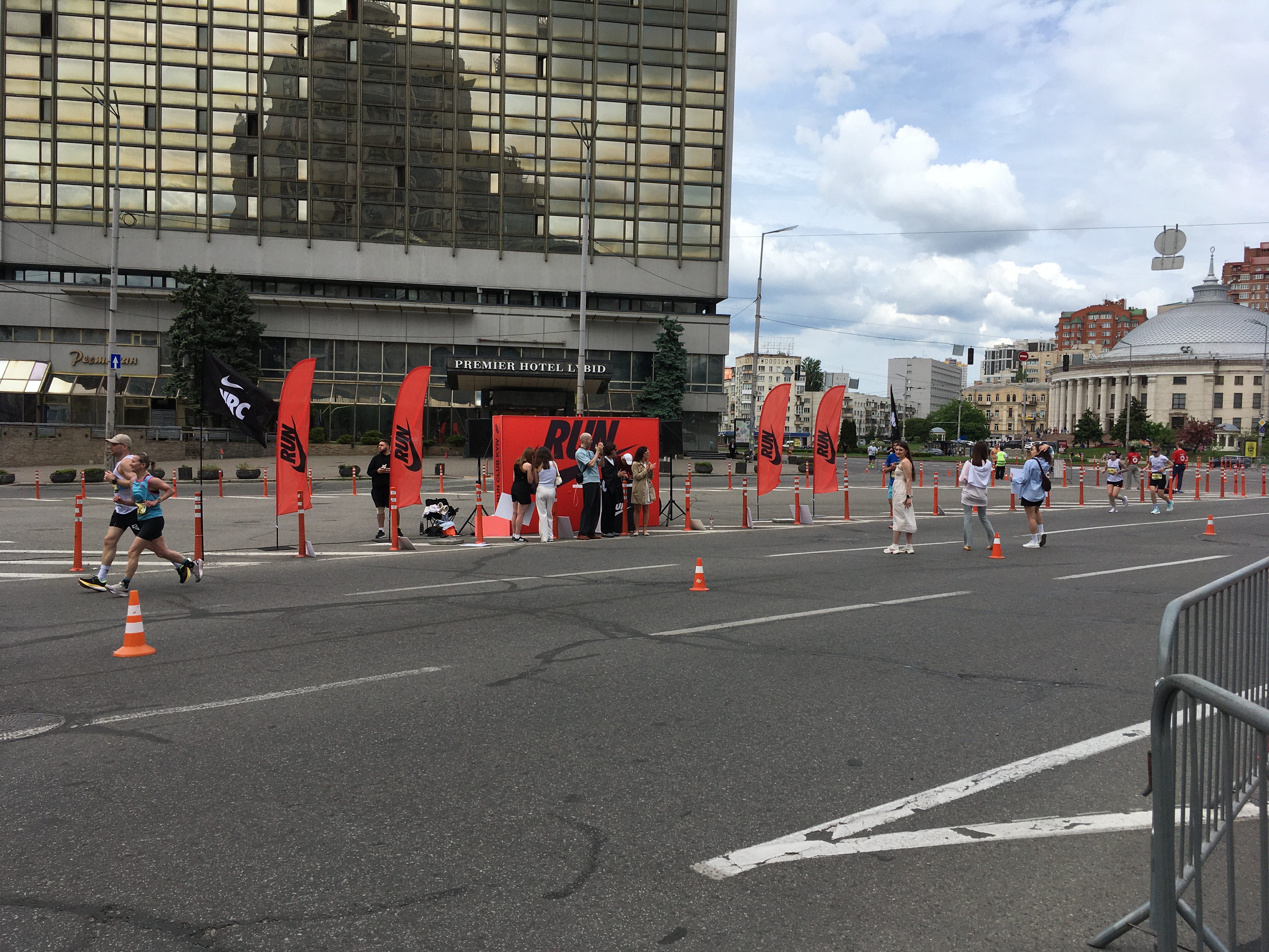 У Києві проходить масштабний благодійний марафон MHP Run4Victory