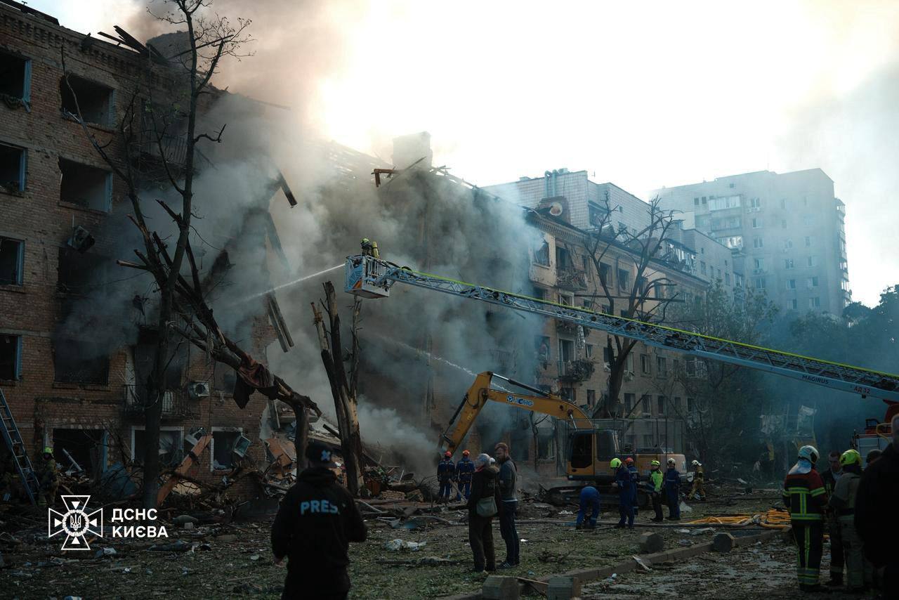 Наслідки масованого обстрілу Києва 24 травня