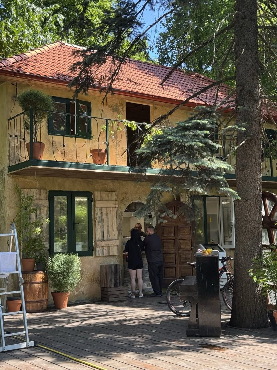 На ВДНГ у Києві відкрився "Сицилійський дворик" з автентичною піцою: адреса, меню та ціни