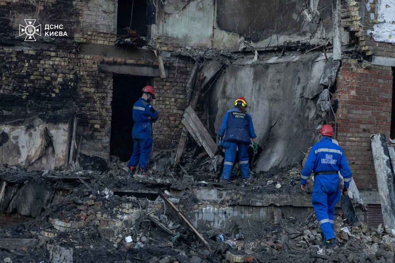 Ліквідація наслідків атаки на Київ Ліквідація наслідків атаки на Київ