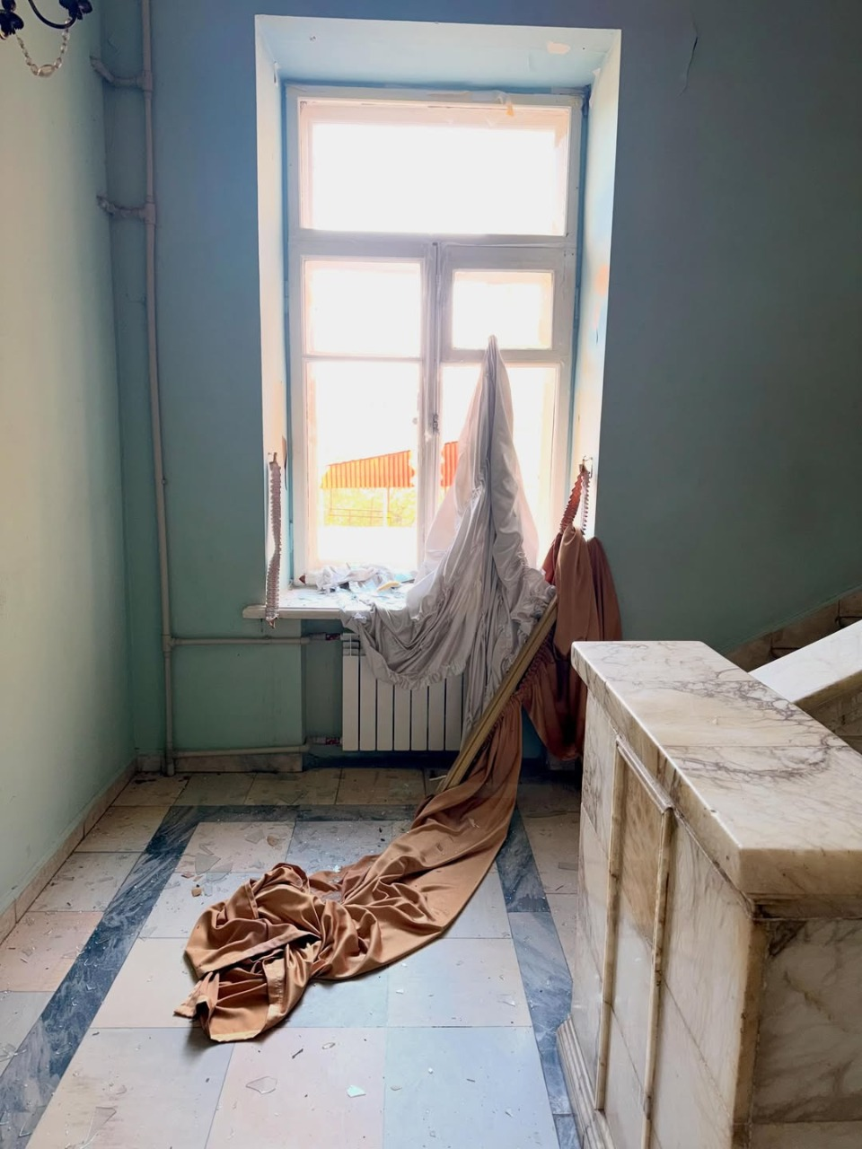 Фото: Тетяна Могила / Instagram Під час російського обстрілу 24 травня 2026 року в Києві постраждала історична будівля МЦКМ