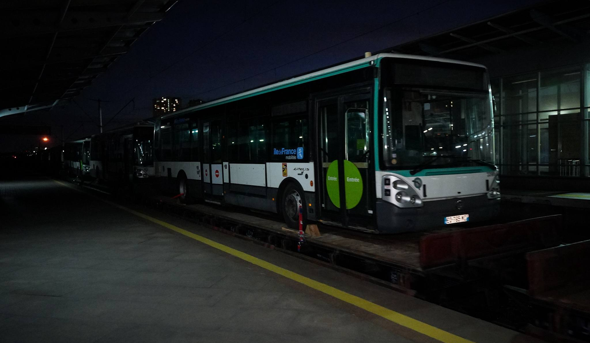 Ще 30 автобусів отримала Київщина від Франції: як їх використовуватимуть