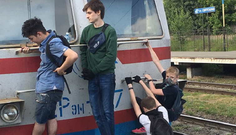 В Киеве снова заметили малолетних зацеперов (фото)