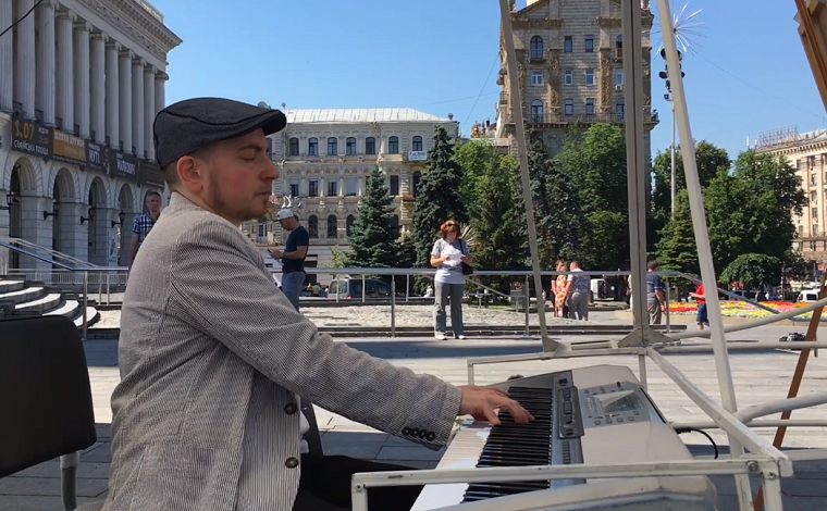 На Майдані музиканти гратимуть гімн України 12 годин поспіль (фото, відео)