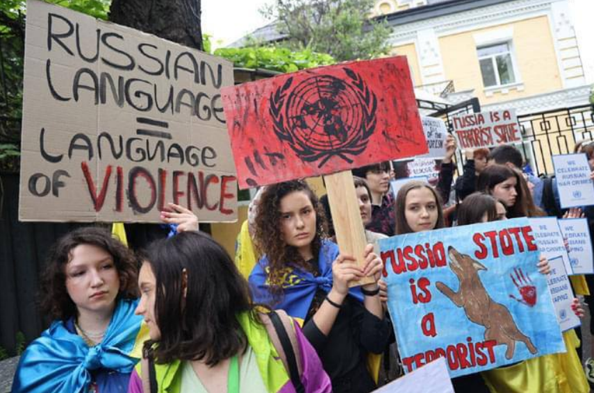 Сьогодні, 8 червня, у Києві біля представництва ООН проходить акція протесту: фото