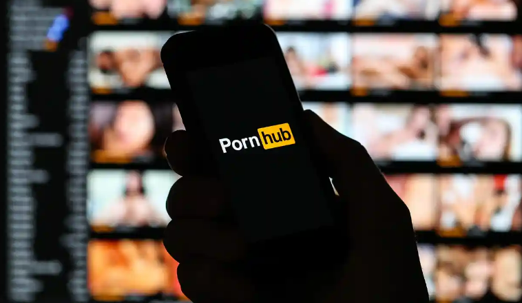Фастівська міськрада повідомила про повітряну тривогу посиланням на Pornhub