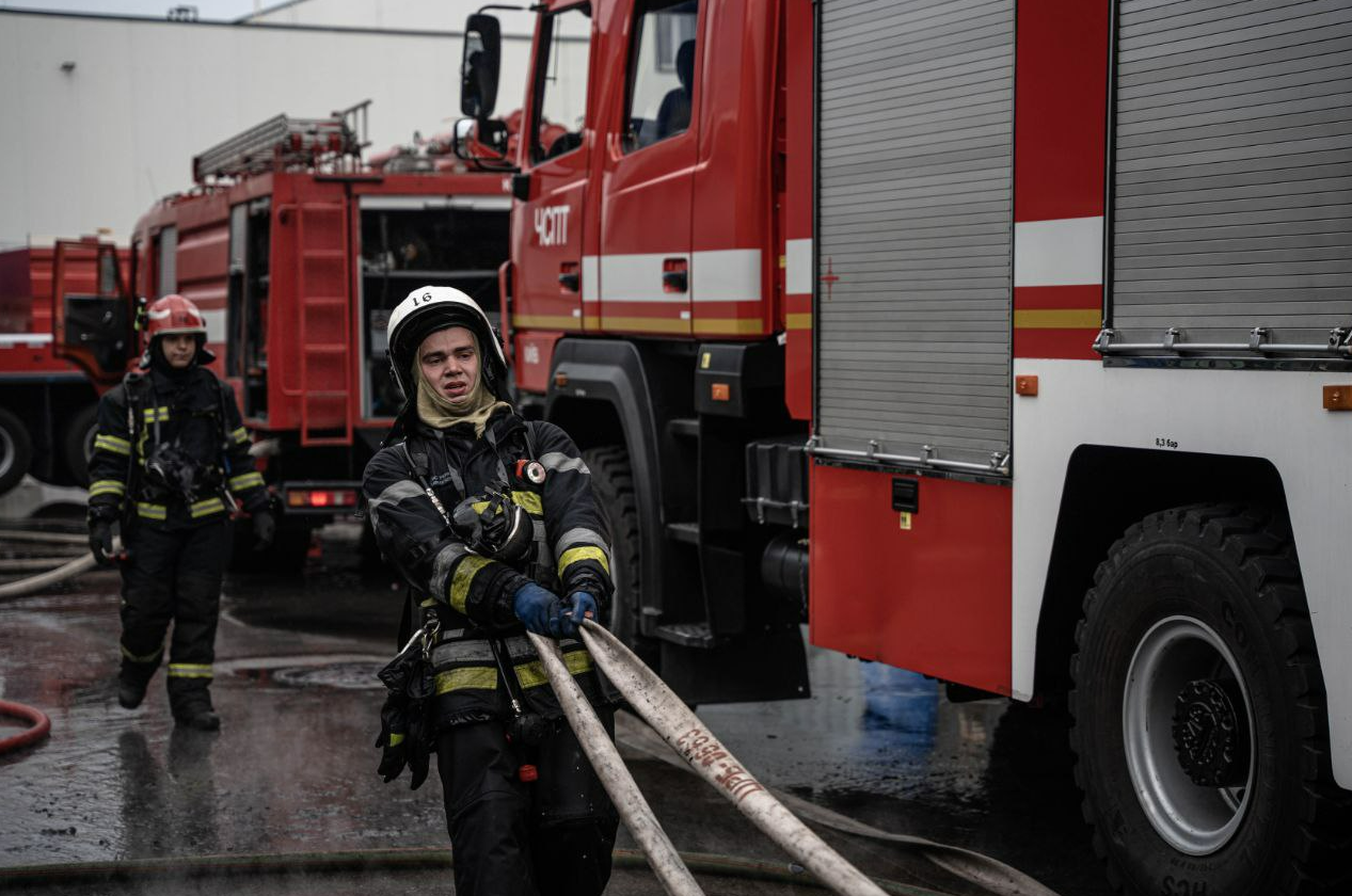 На Оболоні в суботу сталася пожежа на складі біля Епіцентру у Києві