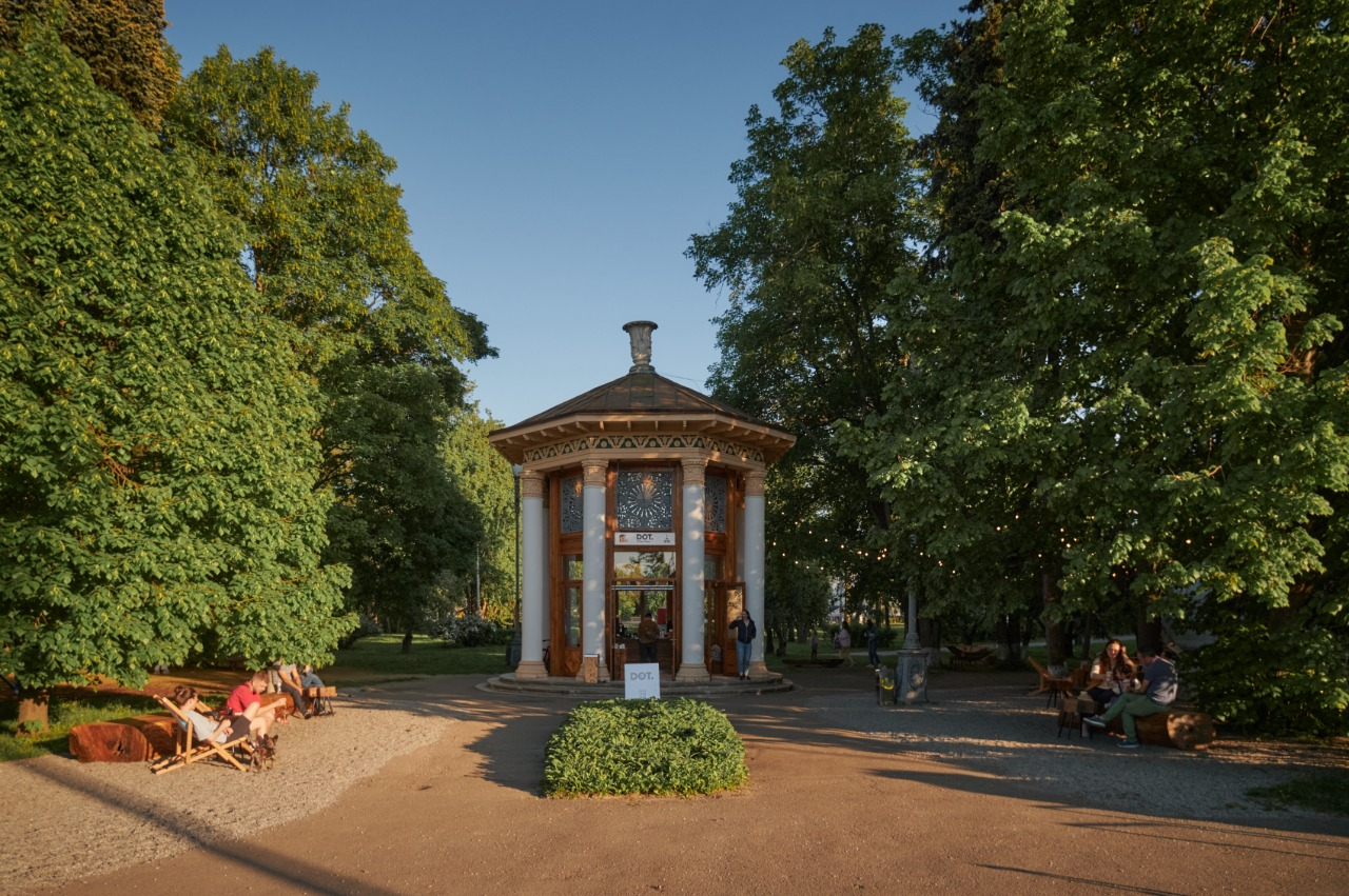 Квітоліто на ВДНГ у Києві: в Експоцентрі стартує літній квітковий сезон